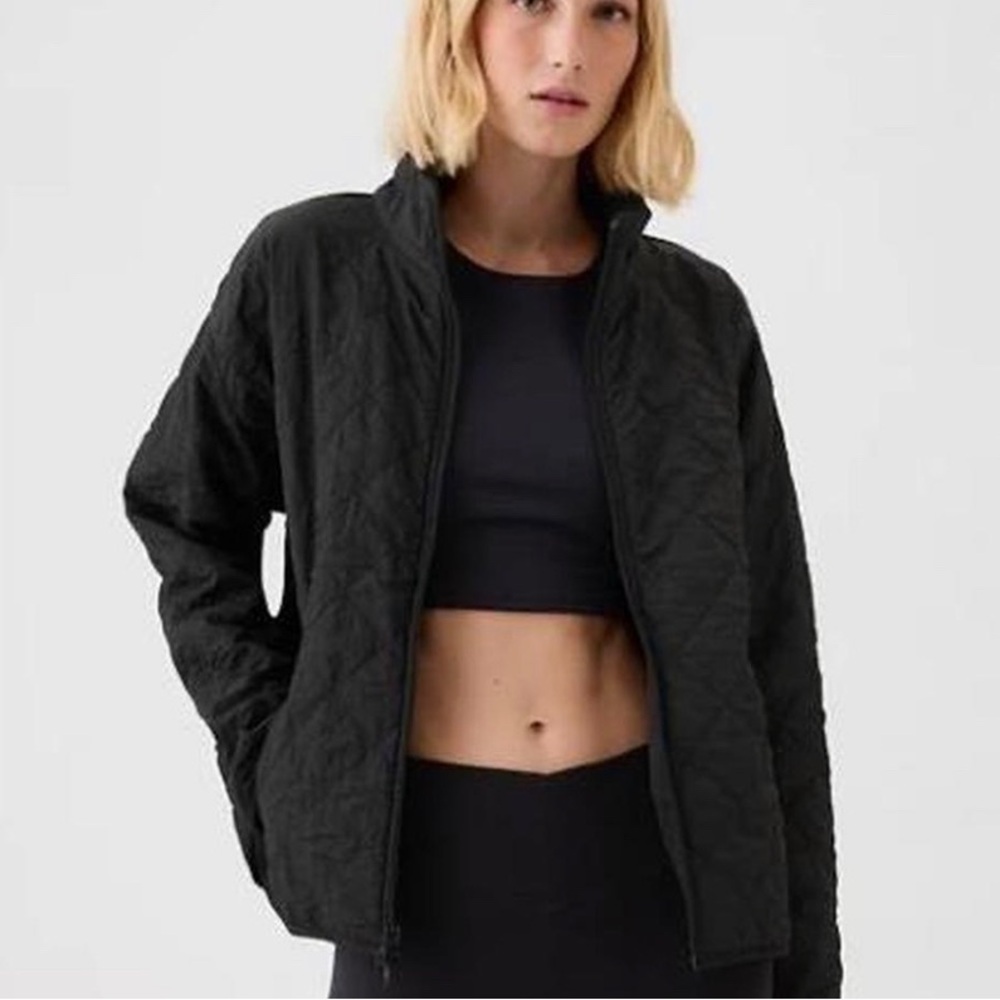 GAP Women's Black Puffer Jacket